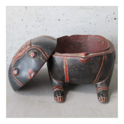 タイ製　ビンテージ 木彫蓋物
